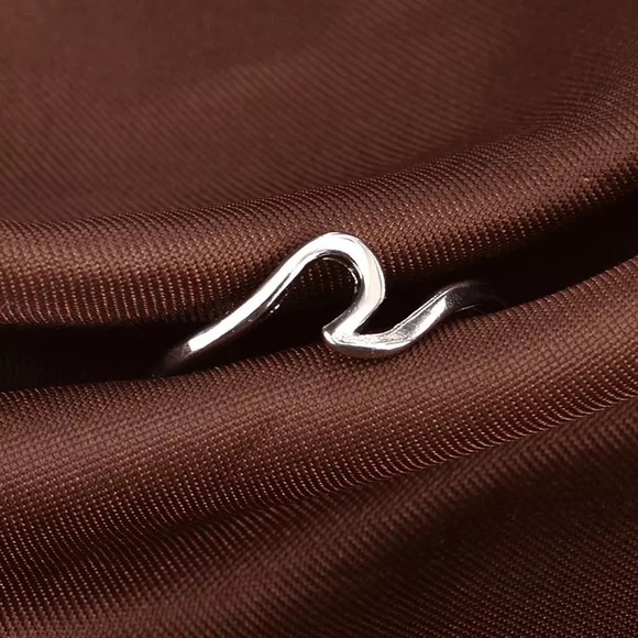 l a s t   one | silver wave ring ✰ - Picture 2 of 5